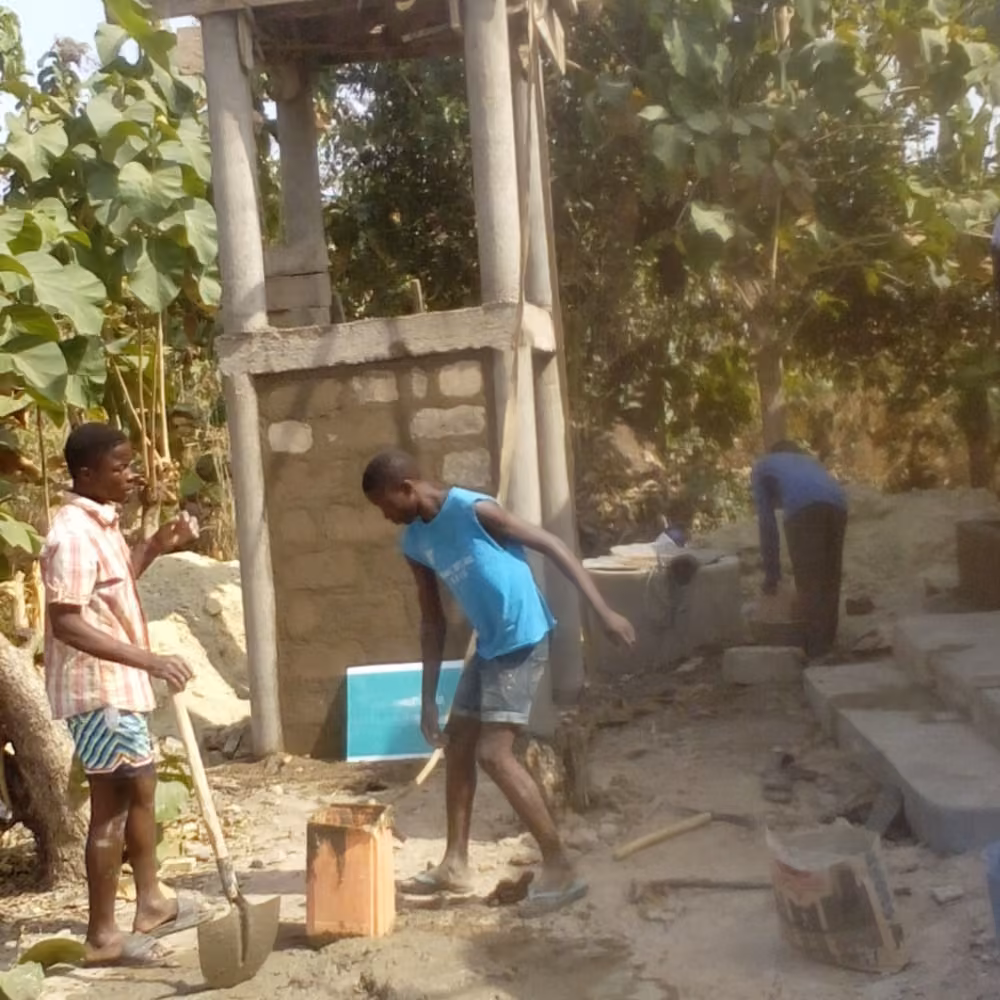 Ein Brunnen und eine Wudustelle  für eine Moschee in Togo