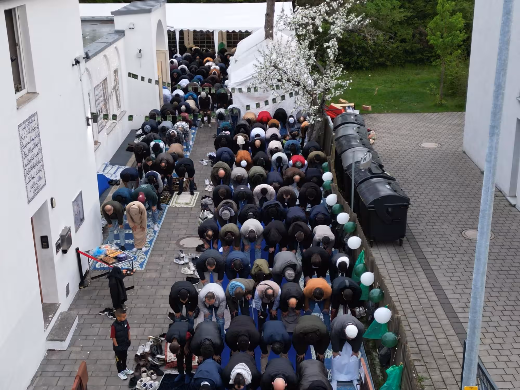 Unterstützung zur Eigeninitiative für die Finanzierung der geplanten Moschee-Erweiterung