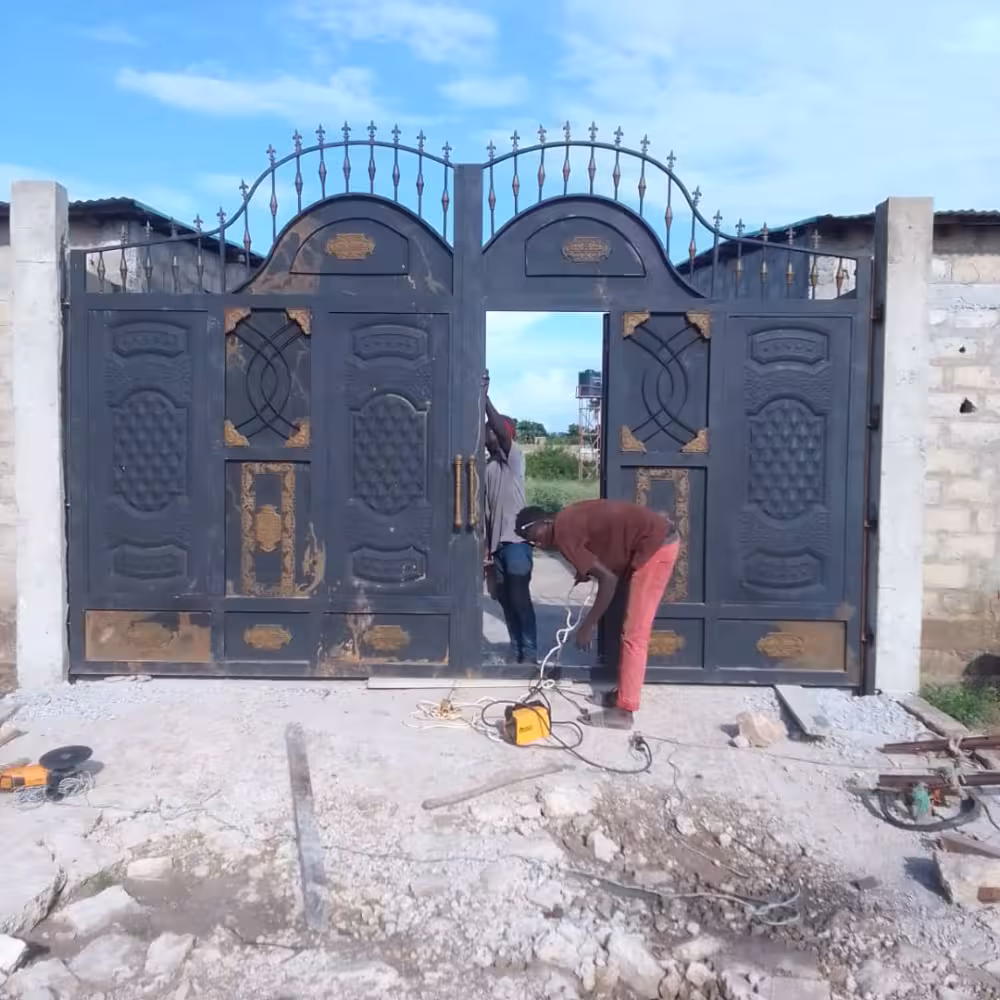 Waisenhauskomplex in Gambia mit integrierter Schule