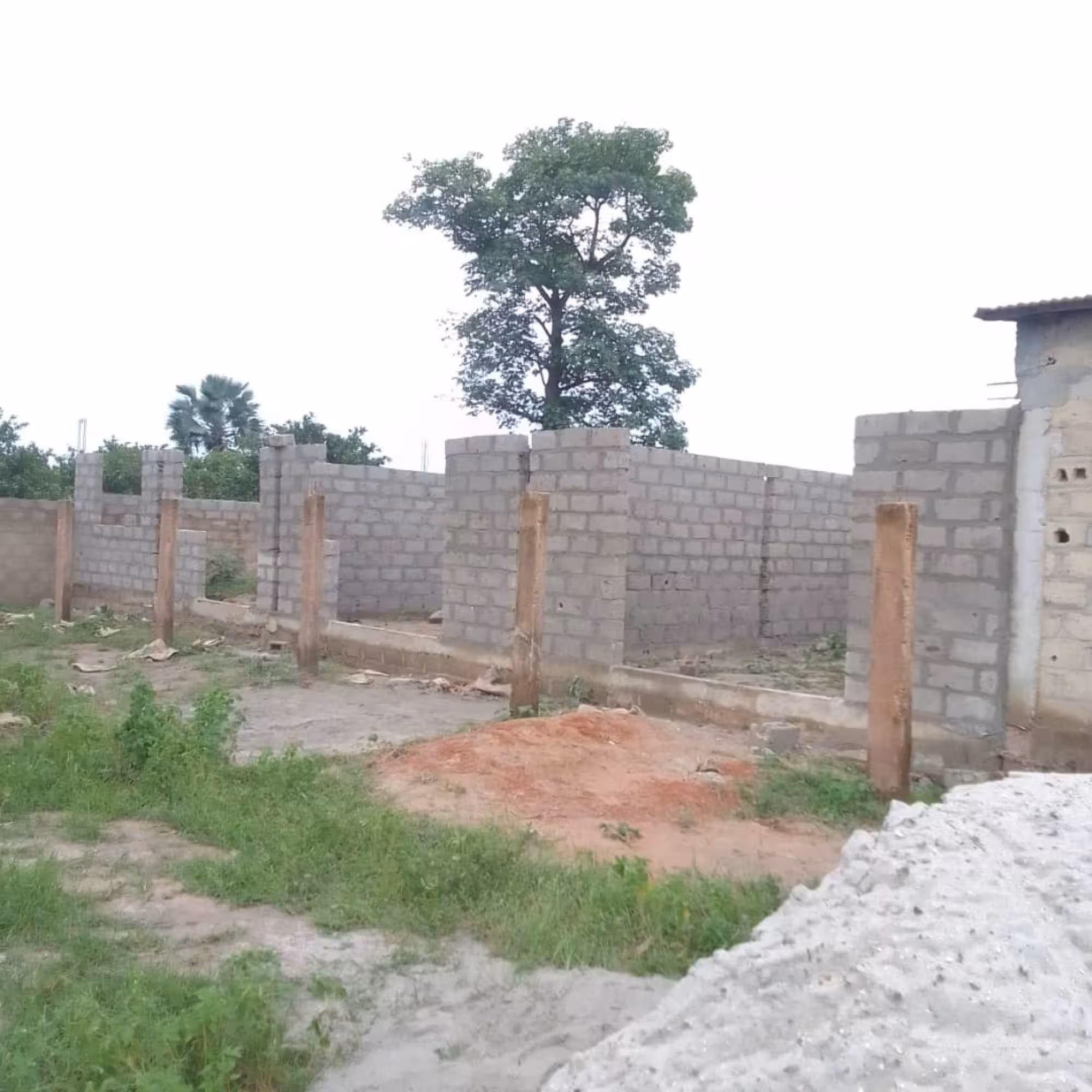 Waisenhauskomplex in Gambia mit integrierter Schule