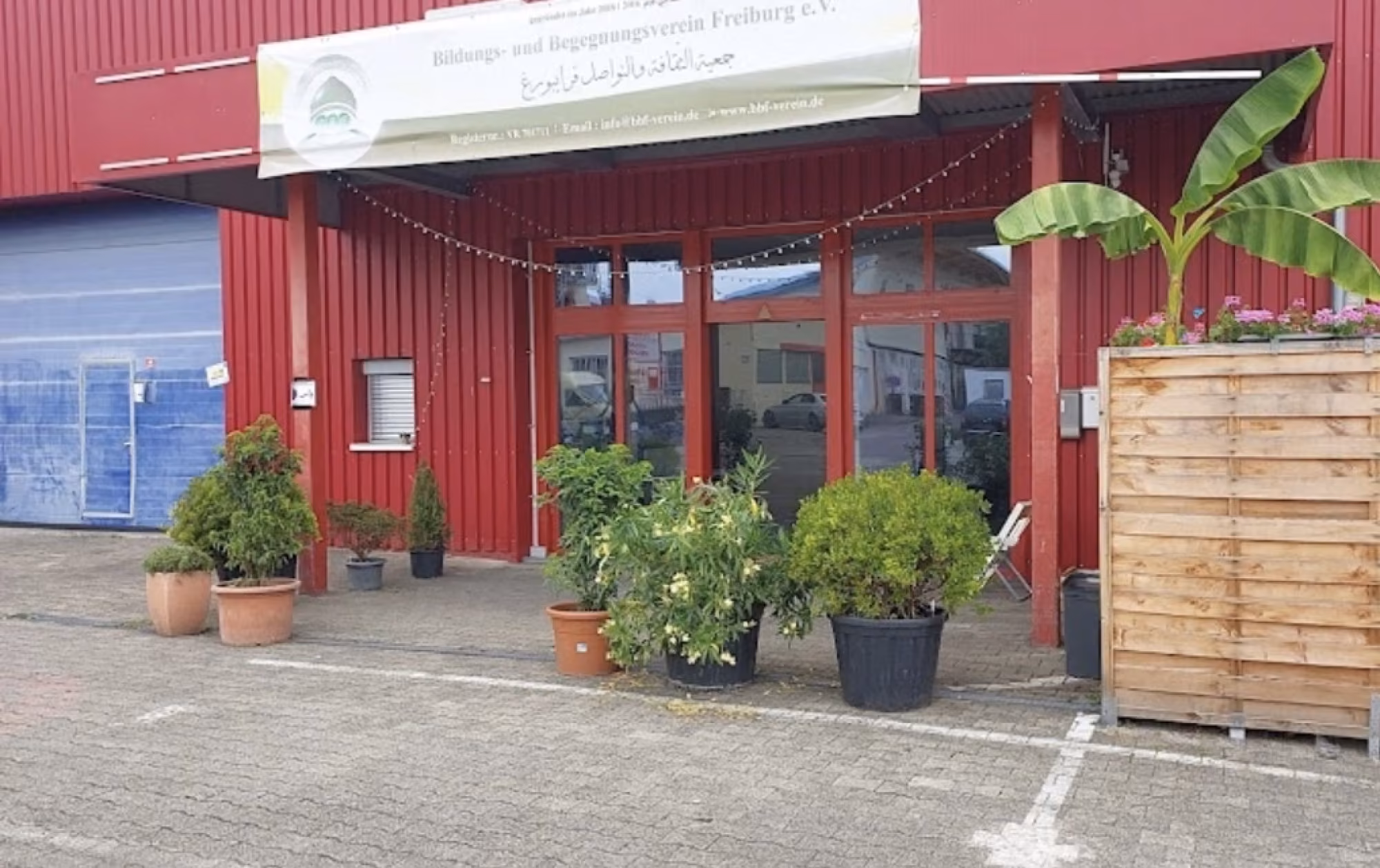 Wenn nicht wir- wer dann? Die Freiburger Jugend sammelt für ein eigenes Zentrum!