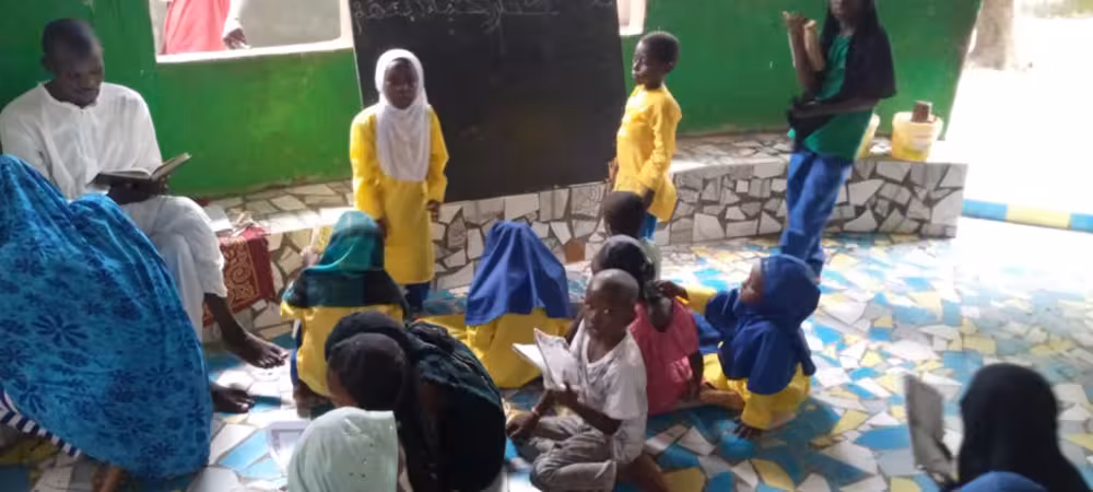 Fatou Gaye's KInderschutzhaus in Gambia: Erneuerung der Klärgrube
